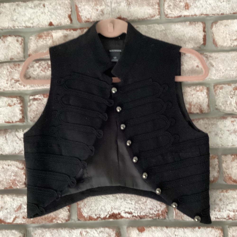 Club Monaco cropped black vest